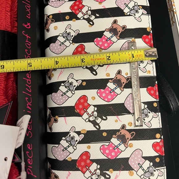 NWT Betsey Johnson Zippered Wallet and Scarf Gift Set NEW WITH TAGS - Picture 11 of 11